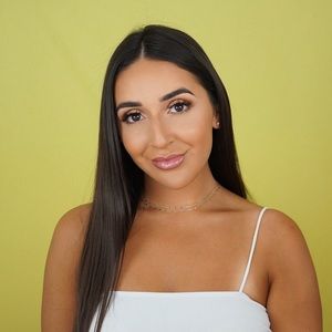 Meet your Posher, Adri